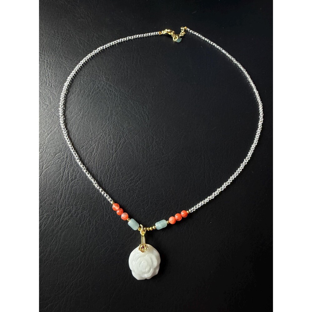 Natural white Jadetie Flower Pendant Necklace with Crystal Quartz Agate Beads